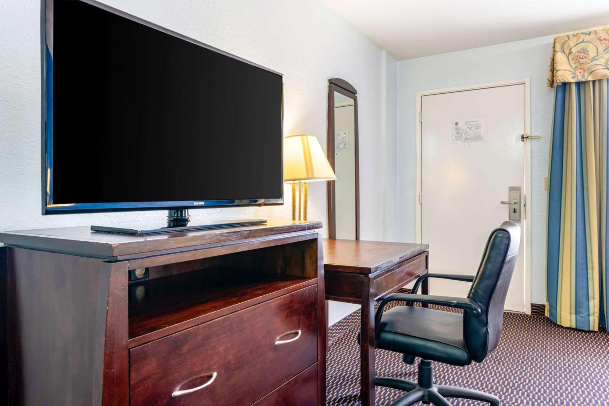 Quality Inn Sarasota North Near Lido Key Beach Zewnętrze zdjęcie