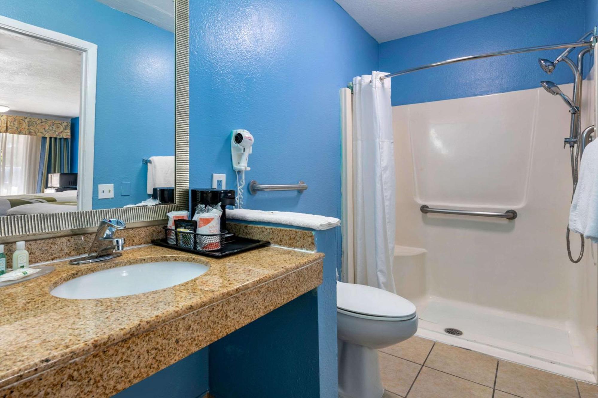 Quality Inn Sarasota North Near Lido Key Beach Zewnętrze zdjęcie