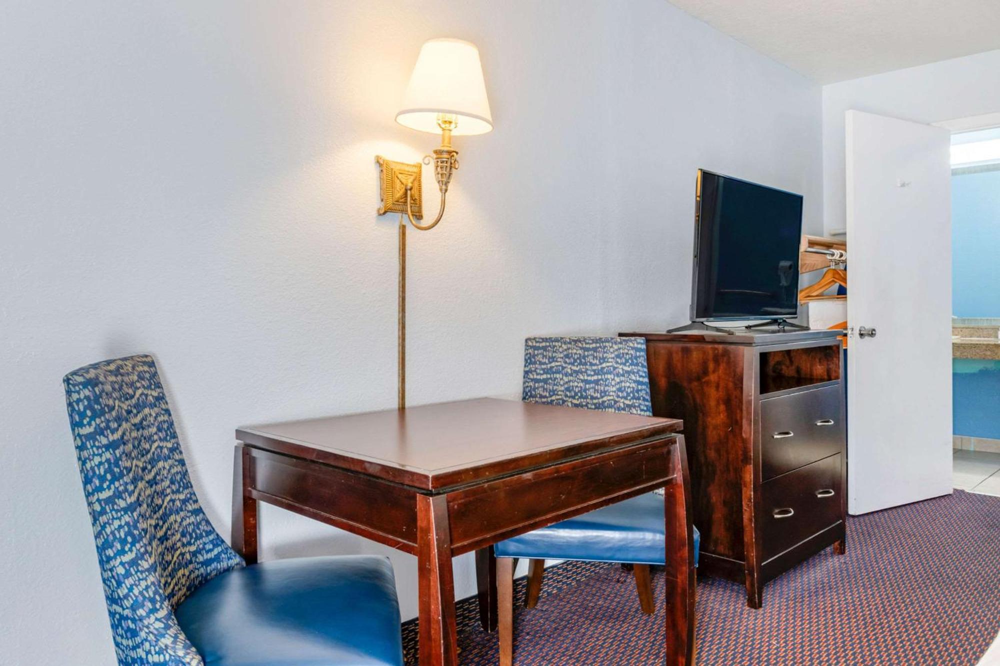 Quality Inn Sarasota North Near Lido Key Beach Zewnętrze zdjęcie
