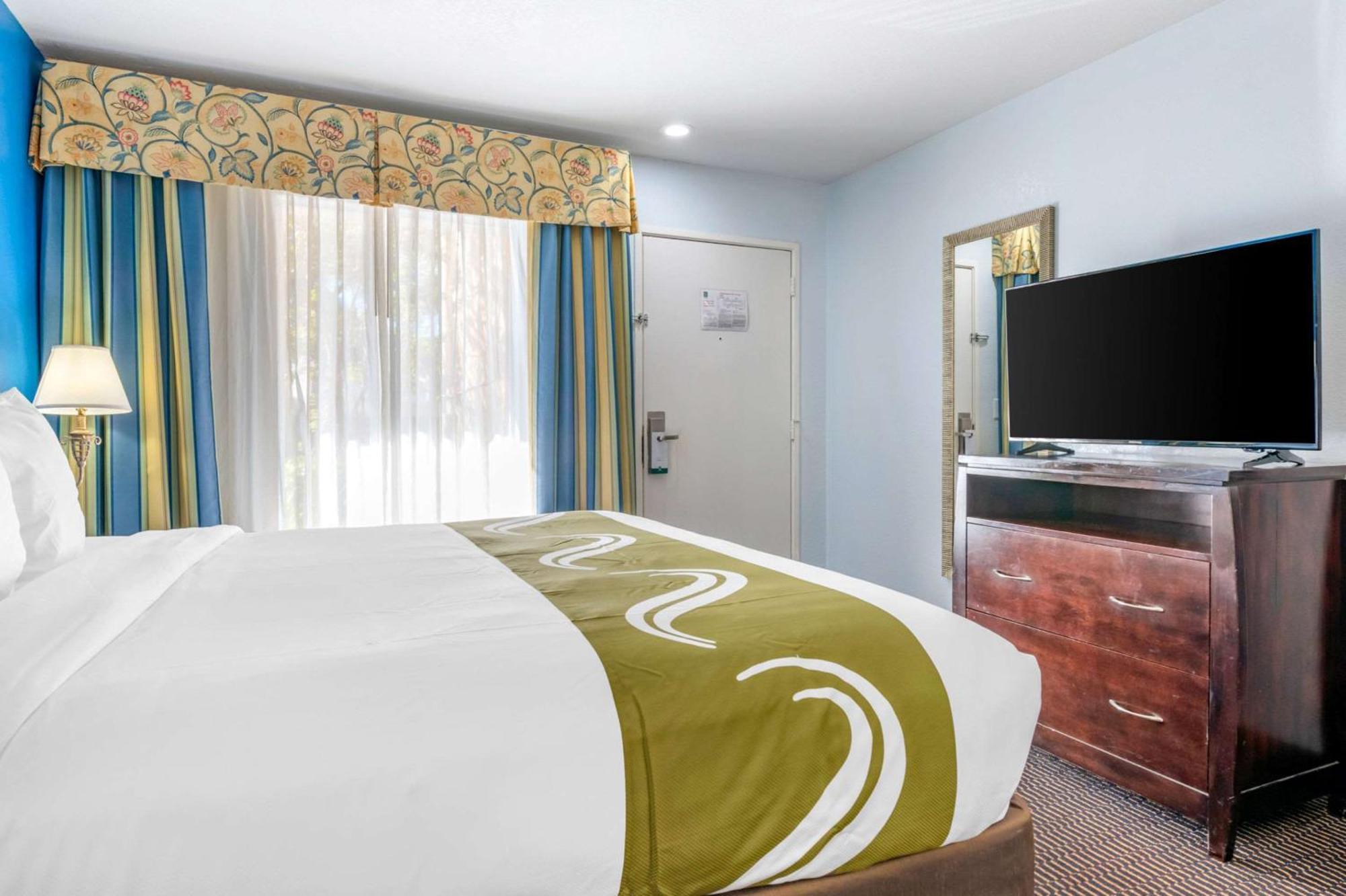 Quality Inn Sarasota North Near Lido Key Beach Zewnętrze zdjęcie